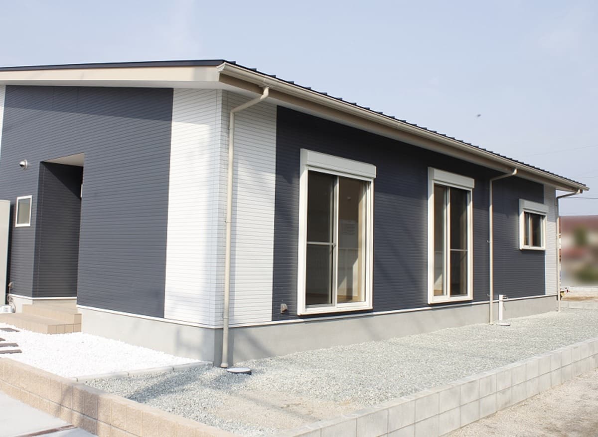 住まいの実例集 26 ■スタイリッシュかつスタンダートデザインの平屋の家。Rasik(ラシク)